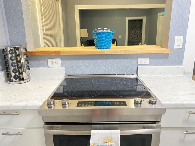 Building Photo - 3427 W Palmetto St