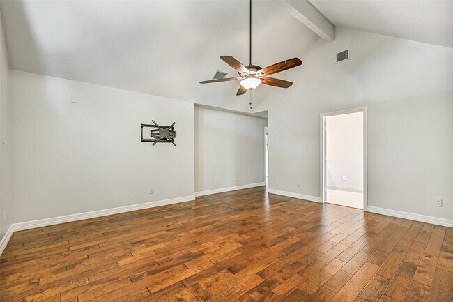 Building Photo - 513 Meadow Bend Dr