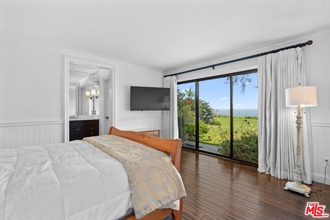Building Photo - 29700 Zuma Bay Way