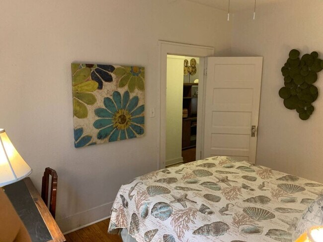 Building Photo - 2521 Avenue Q
