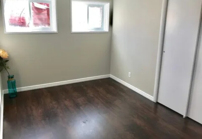 Building Photo - 2226 N Circle Dr