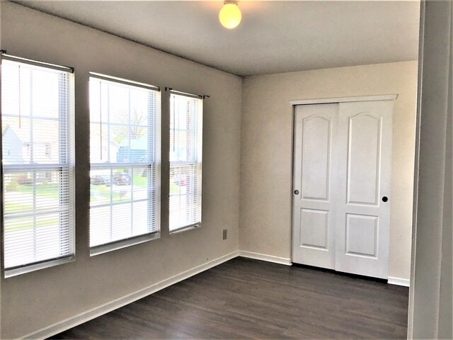 Building Photo - 467 Sedgewick Dr