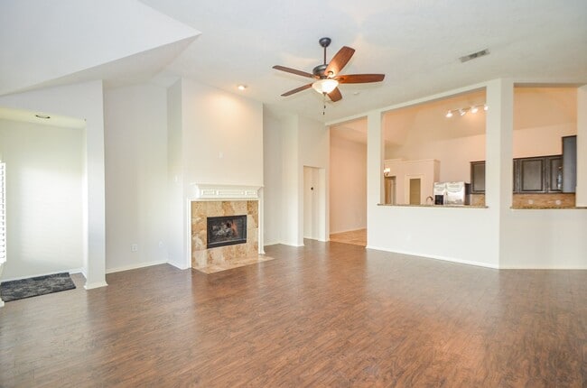 Building Photo - 2218 Millerton Ln