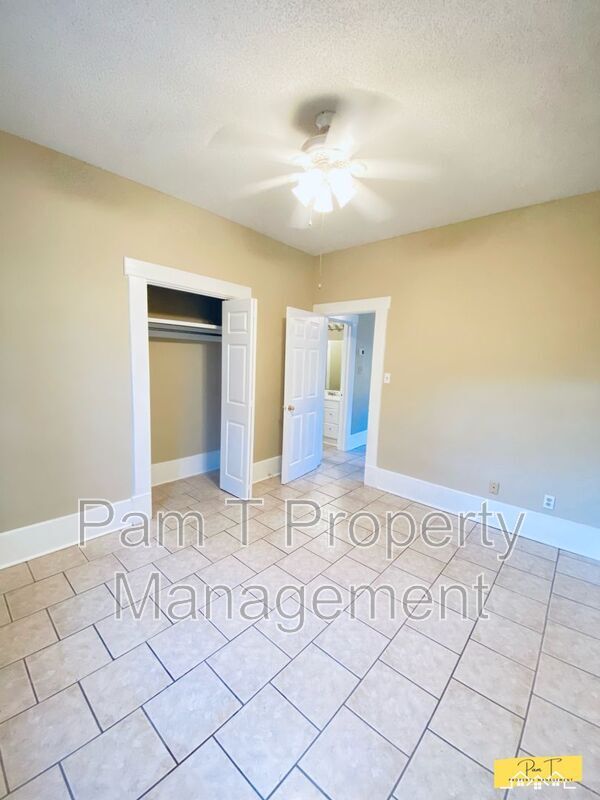 Building Photo - 527 E 38th St