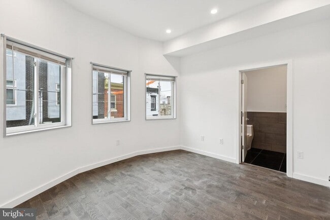 Building Photo - 2028 E Fletcher St