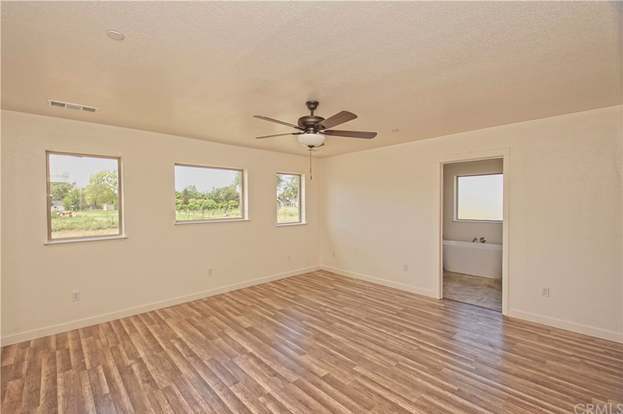 Building Photo - 8435 Buena Vista Ave