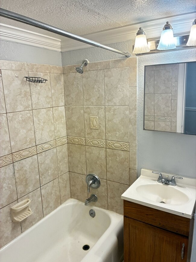 Building Photo - 311 W Ashley St