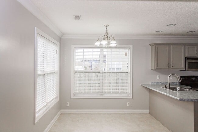 Building Photo - Nice home located on quiet Culdesac!