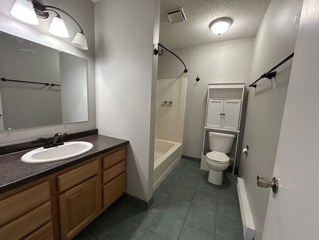 Building Photo - Spacious 5-Bedroom Family Haven with Moder...