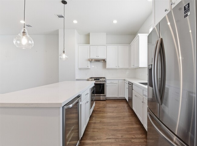 Building Photo - 3024 Charline