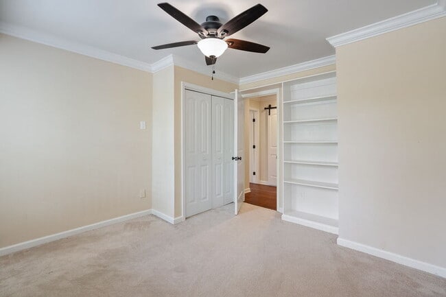 Building Photo - 162 Freedom Way