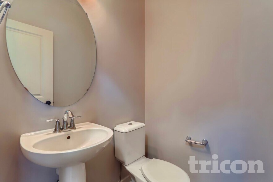 Building Photo - 3408 Ridgestone Way