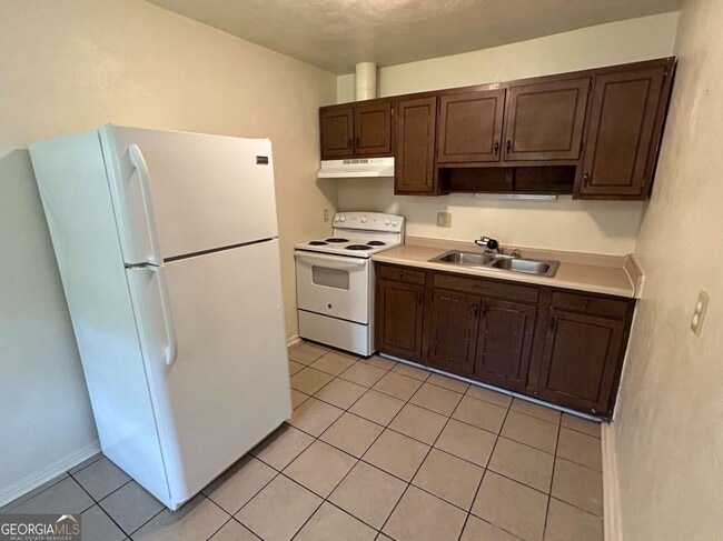 Building Photo - 130 Candler Ct