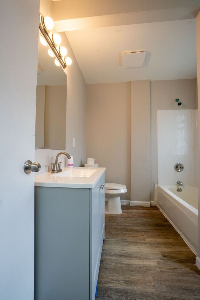 Building Photo - Eastpointe 3 bedroom