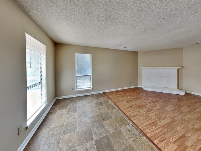 Building Photo - 9332 Winter Elm Ln