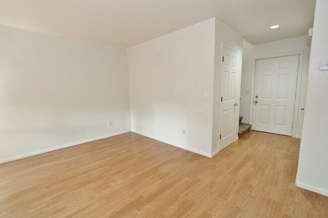 Building Photo - 9495-9497 W Edna St