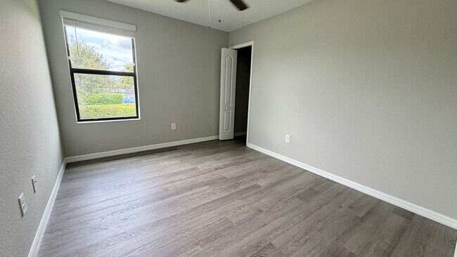 Building Photo - 4 BR home Estero