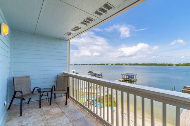 Building Photo - 1988 W Beach Blvd