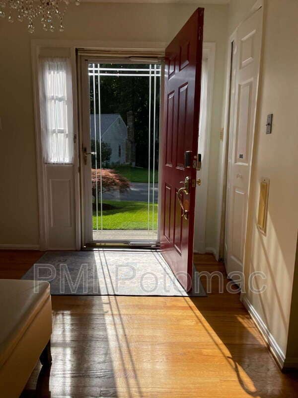 Building Photo - 1917 Agate Dr