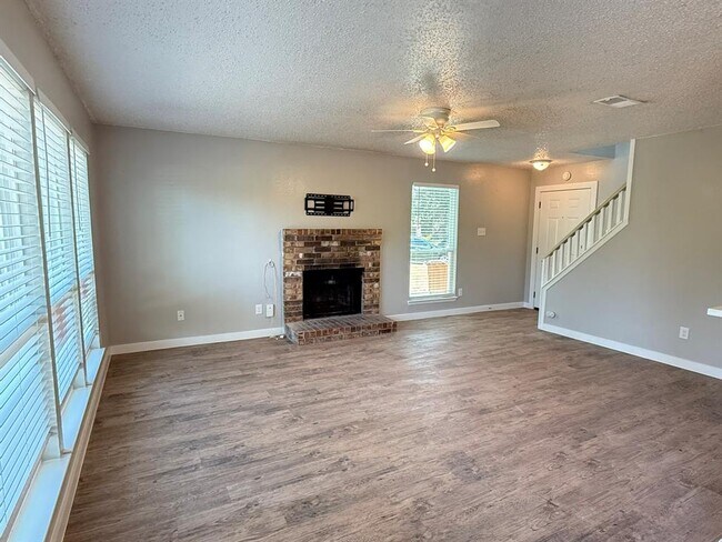 Building Photo - 13339 Water Oak Ln