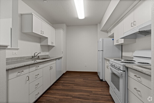 2BR, 1BA - 797SF - Kitchen - Walnut Place & Walnut Terrace