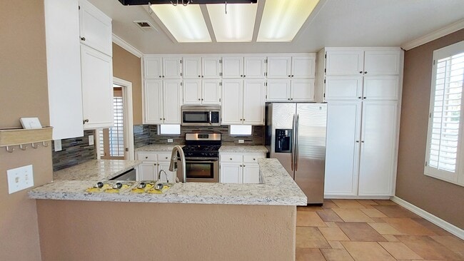 Building Photo - 1569 Avenida Guillermo