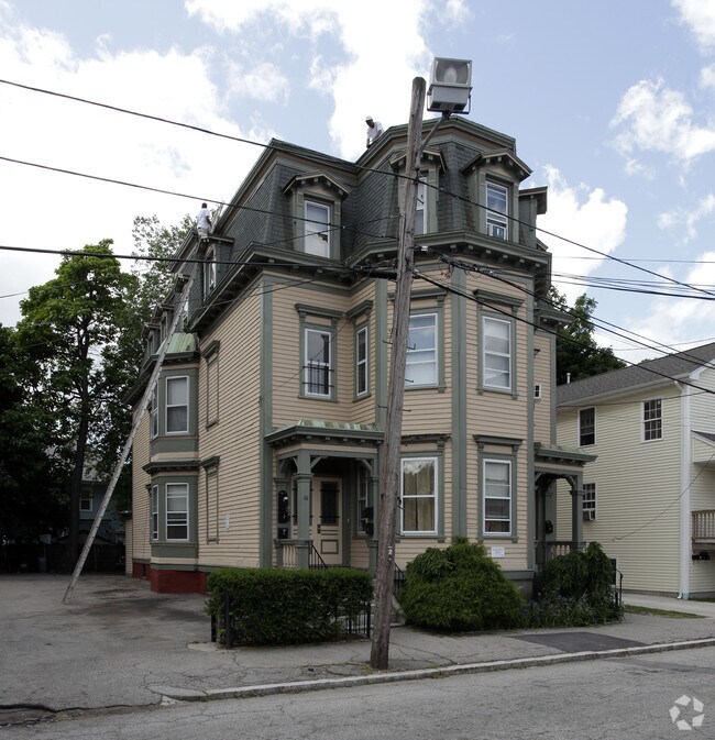 Building Photo - 16-18 Cromwell St