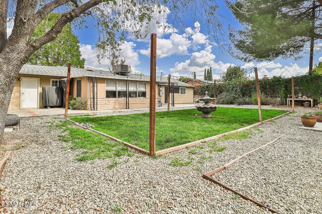 Building Photo - 612 Calle Jazmin