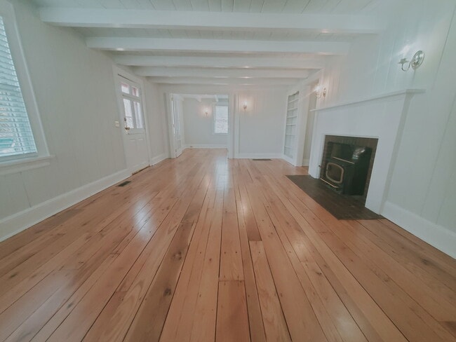 Building Photo - 12 Maplewood Terrace