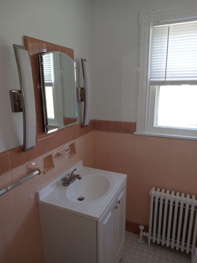 Building Photo - Renovated/Restored Upper Gwynedd Single Home for Rent!