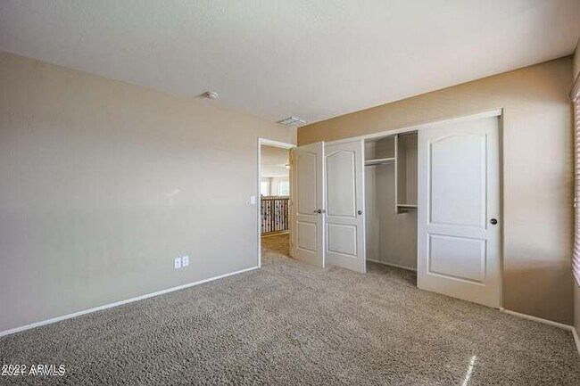 Building Photo - BEAUTIFUL SURPRISE HOME