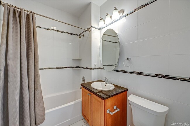 Building Photo - 328A Main St