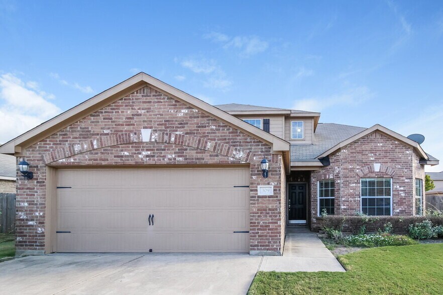 Primary Photo - 309 Meadow View Ln