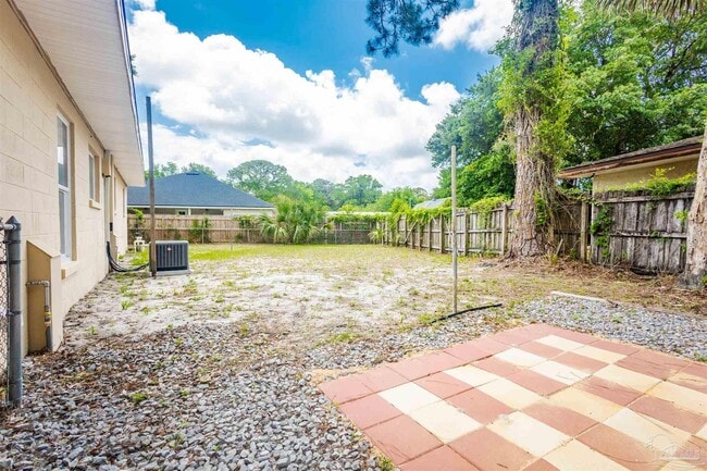 Building Photo - 22 Laurie Dr NE