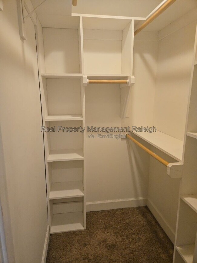 Building Photo - 2607 Dwight Pl