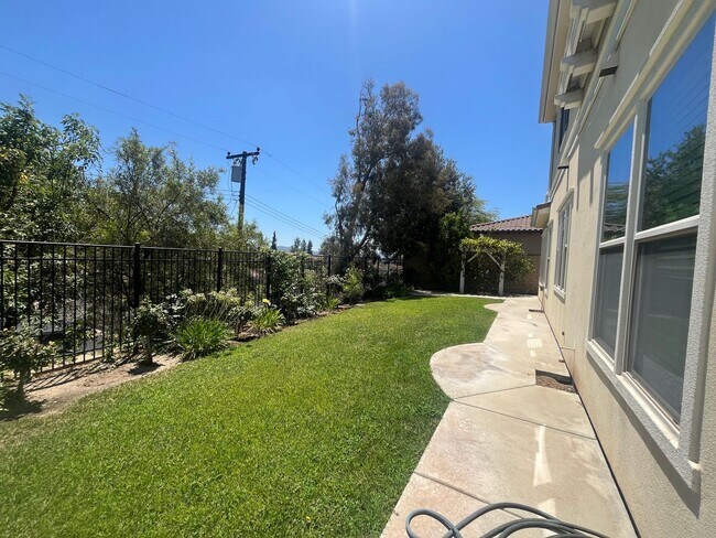 Building Photo - 1134 Las Colinas Way
