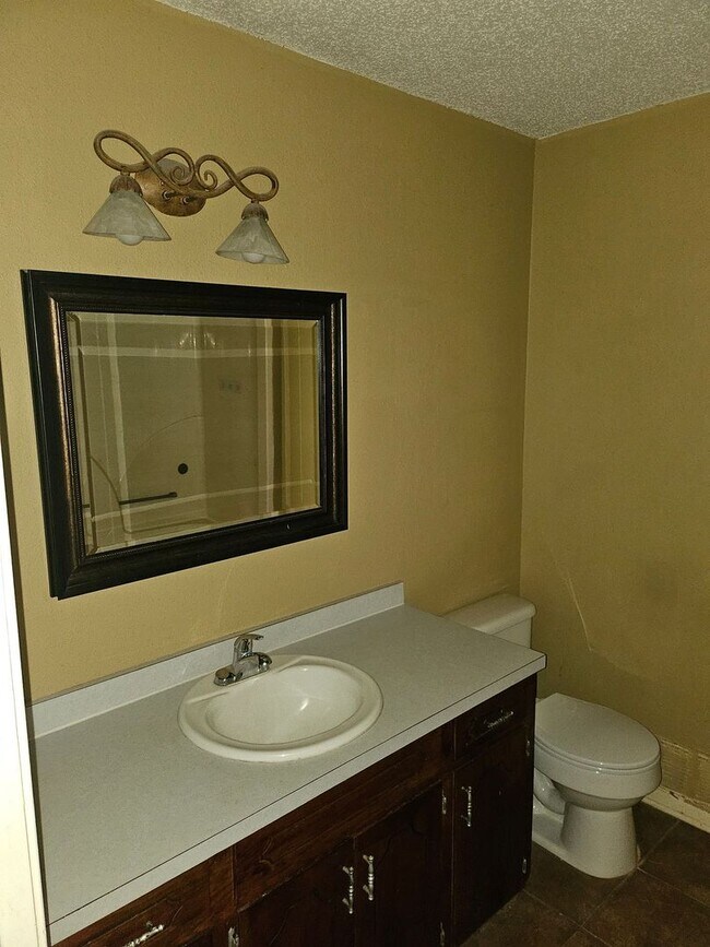 Building Photo - 168 Janice Ln