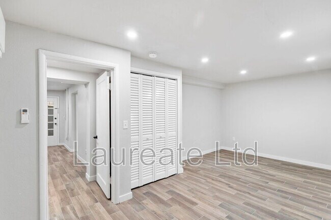 Building Photo - 1058 N Pearl St