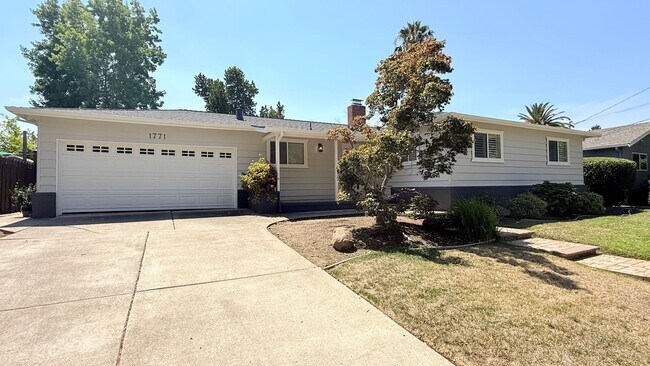 Building Photo - 1771 Lynwood Dr