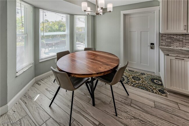 Building Photo - 1540 Curlew Ave