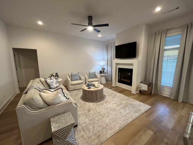 Building Photo - 463 Wagon Wheel Ave