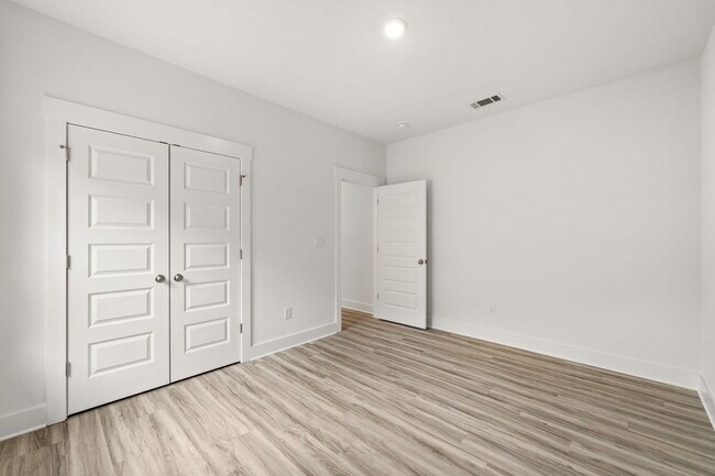Building Photo - 127 Holley Grv Ln