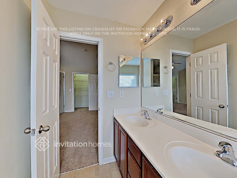 Building Photo - 9630 Kings Parade Blvd