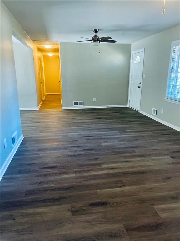 Building Photo - 471 Village Green Ct SW