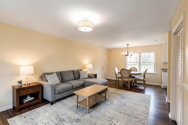 Building Photo - 5791 Lisa Ln