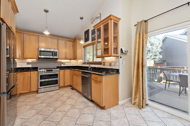 Building Photo - "Charming 3-Bedroom Home with 2.5 Baths in Picturesque Highlands Ranch – Spacious 2005 Sq. Ft. Gem!"