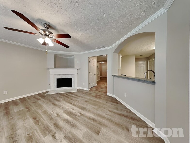 Building Photo - 201 Sandstone Dr