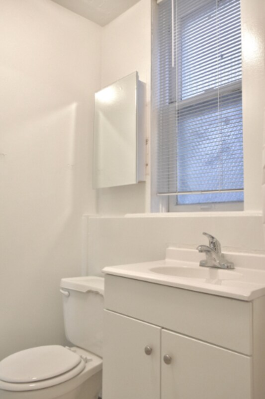 Building Photo - 2309 Bellevue Ave