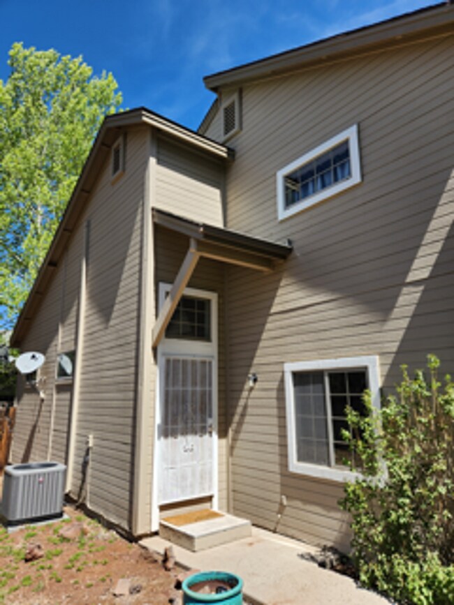 Building Photo - 2571 S Eureka Ln