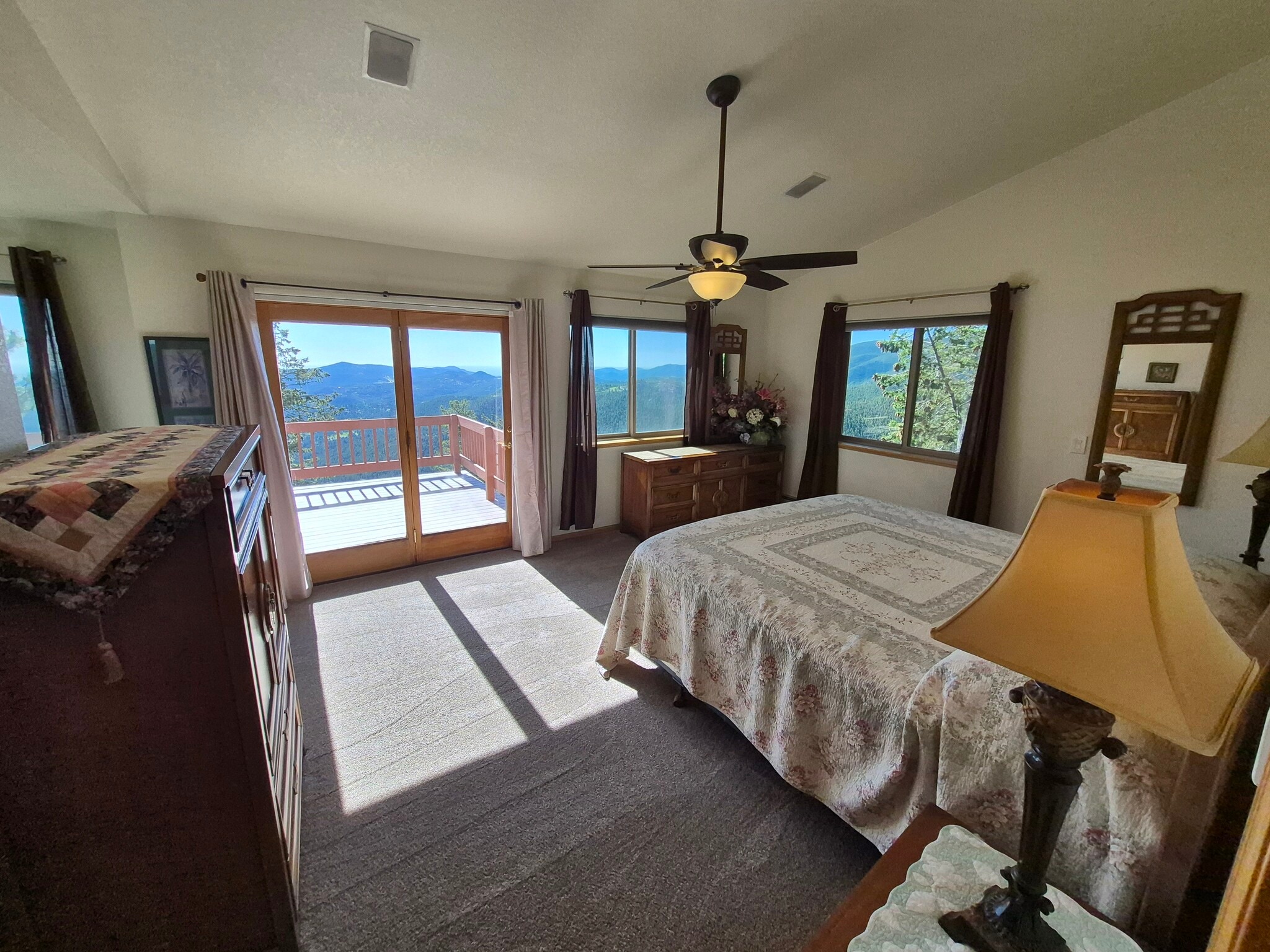 Building Photo - 1096 Aspen Dr